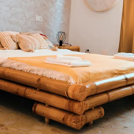 Resort Suites Vecindario فندق مبيت وإفطار 3*